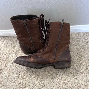 STEVE MADDEN SIZE 8.5 LEATHER COMBAT BOOTS
